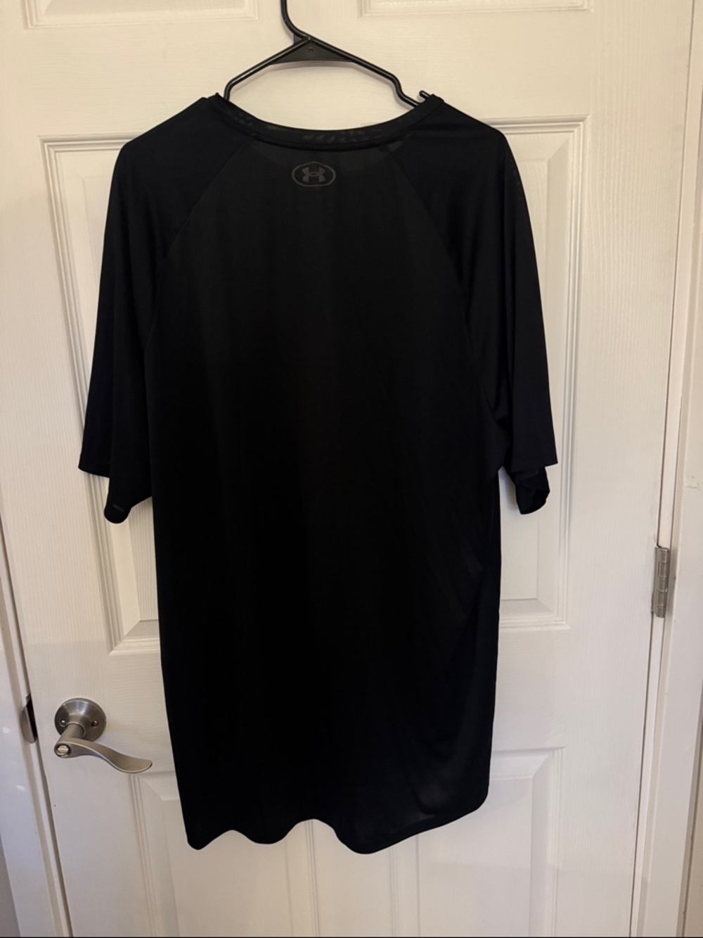 Under Armour Black Short Sleeve Athletic Tee — Crew Neck - Picture 3 of 4